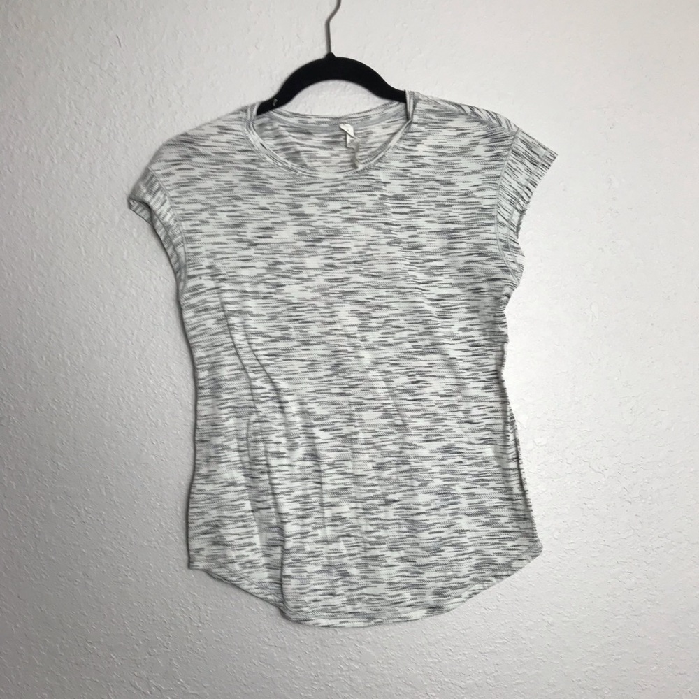 TRADED/ Lululemon woman’s workout top